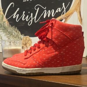 Stylish Red High-Top Women's Sneakers